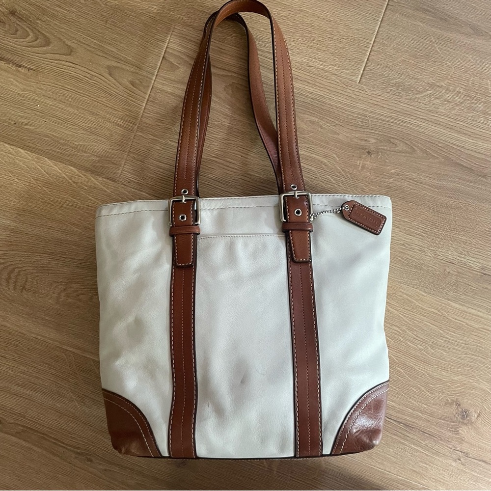 Coach white leather shoulder tote